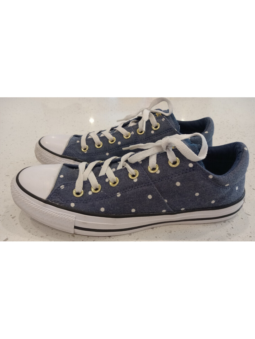 Converse Chuck Taylor Madison Womens Size 10 Dark Blue Denim White Polka Dot